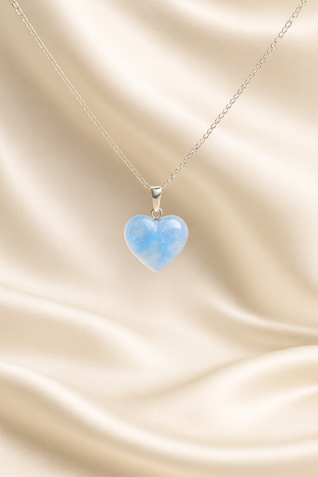 Mauri Aura- Luminescent Heart Pendant