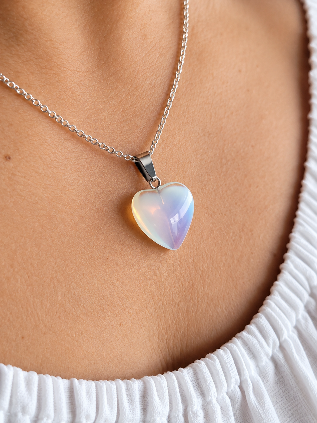 Mauri Aura- Luminescent Heart Pendant