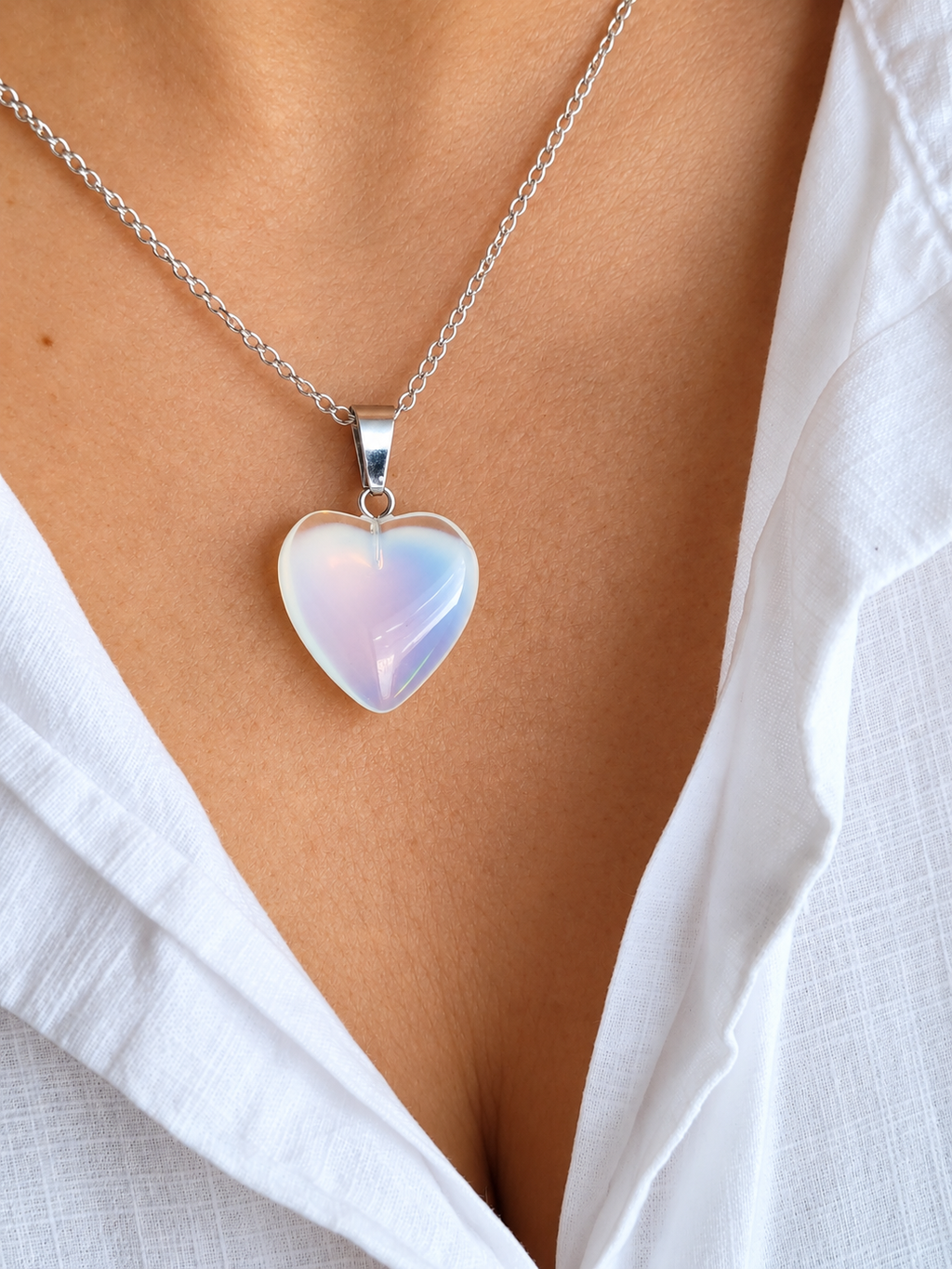 Mauri Aura- Luminescent Heart Pendant