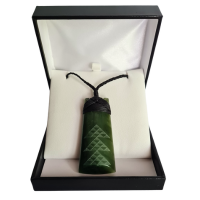 Rangatira Toki Pounamu